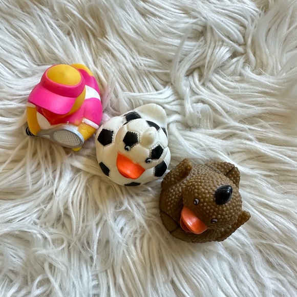 Sports themed rubber duckies (x3) - Picture 4 of 4